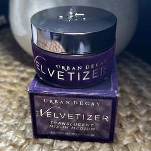 **FULL SIZE** NEW Urban Decay Velvetizer Powder